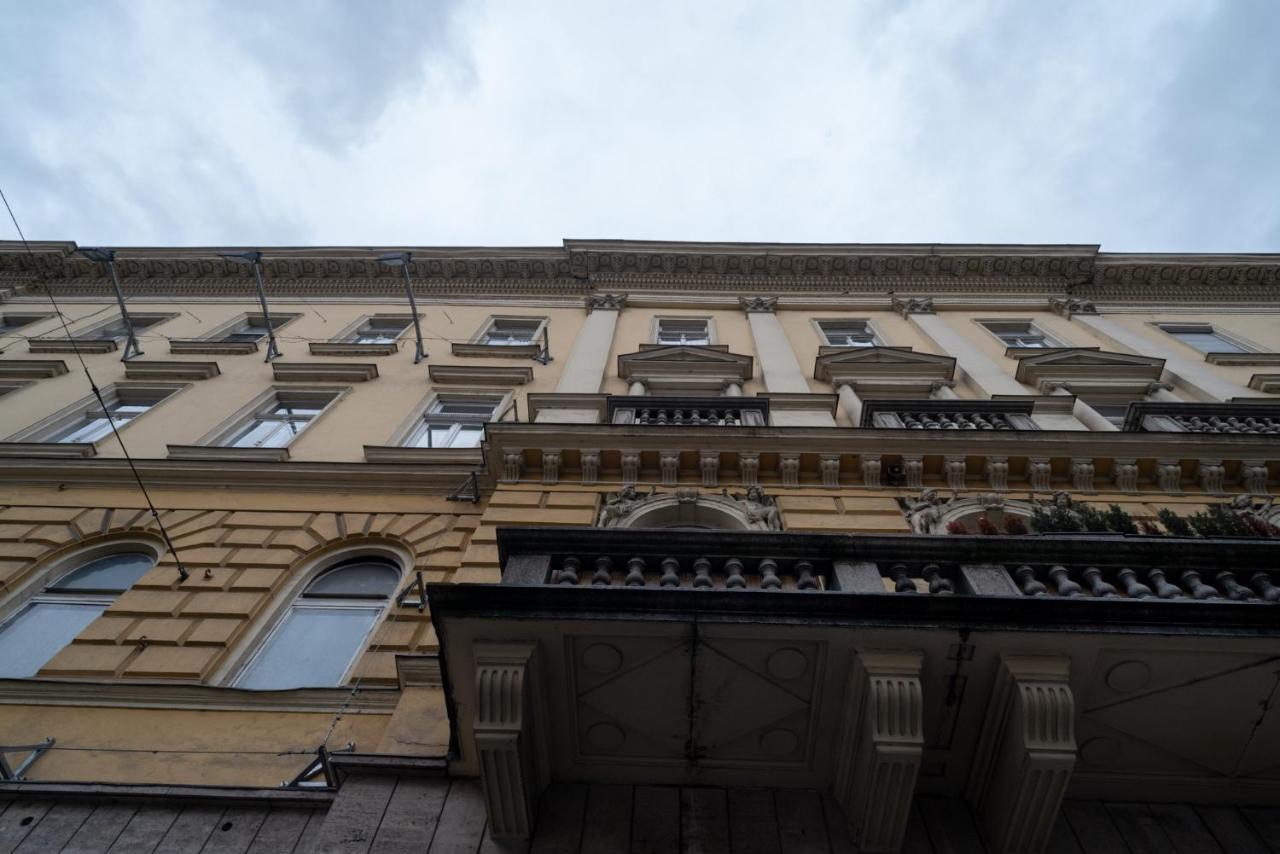 Stylish New Home With View On New York Palace Budapesta Exterior foto
